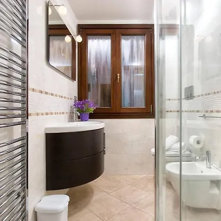 Biennale Comfort House - Modernita A Castello *