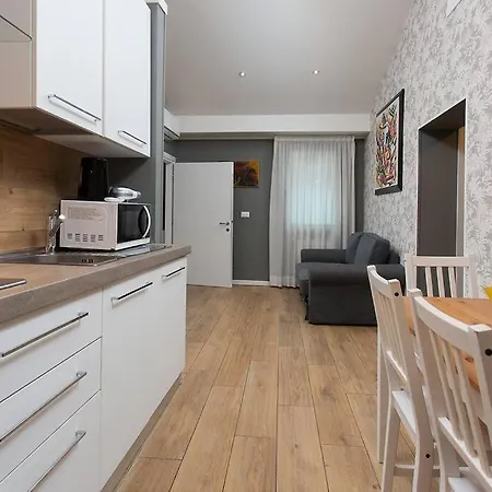 Apartament Art - Biennale